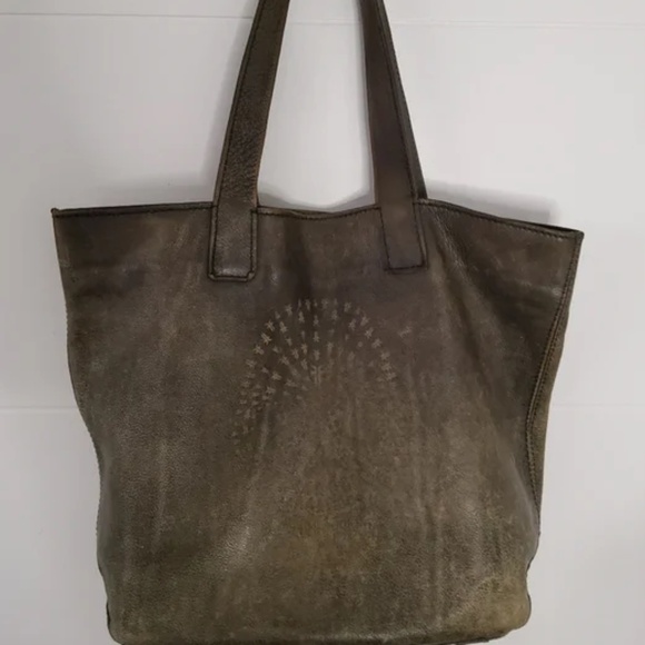 Skull Logo Frye Tote - Picture 1 of 11